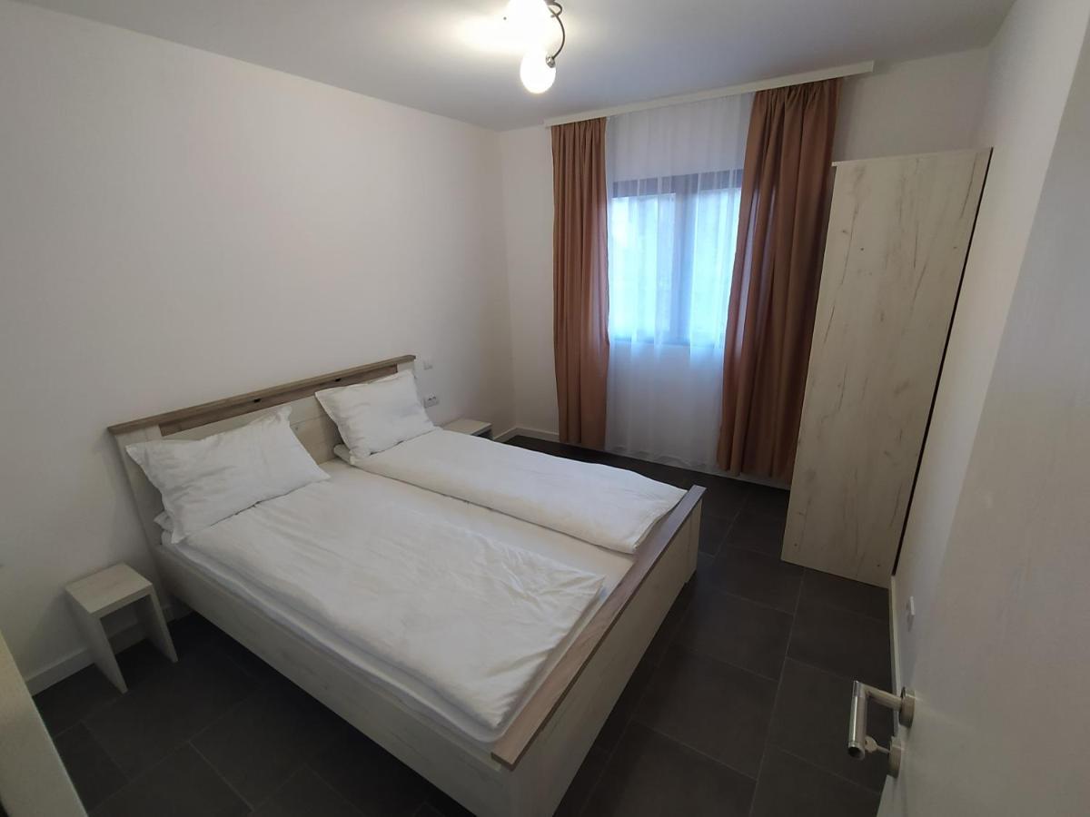 Bed and Breakfast Domacinstvo Kod Gere Crni Vrh Exterior foto