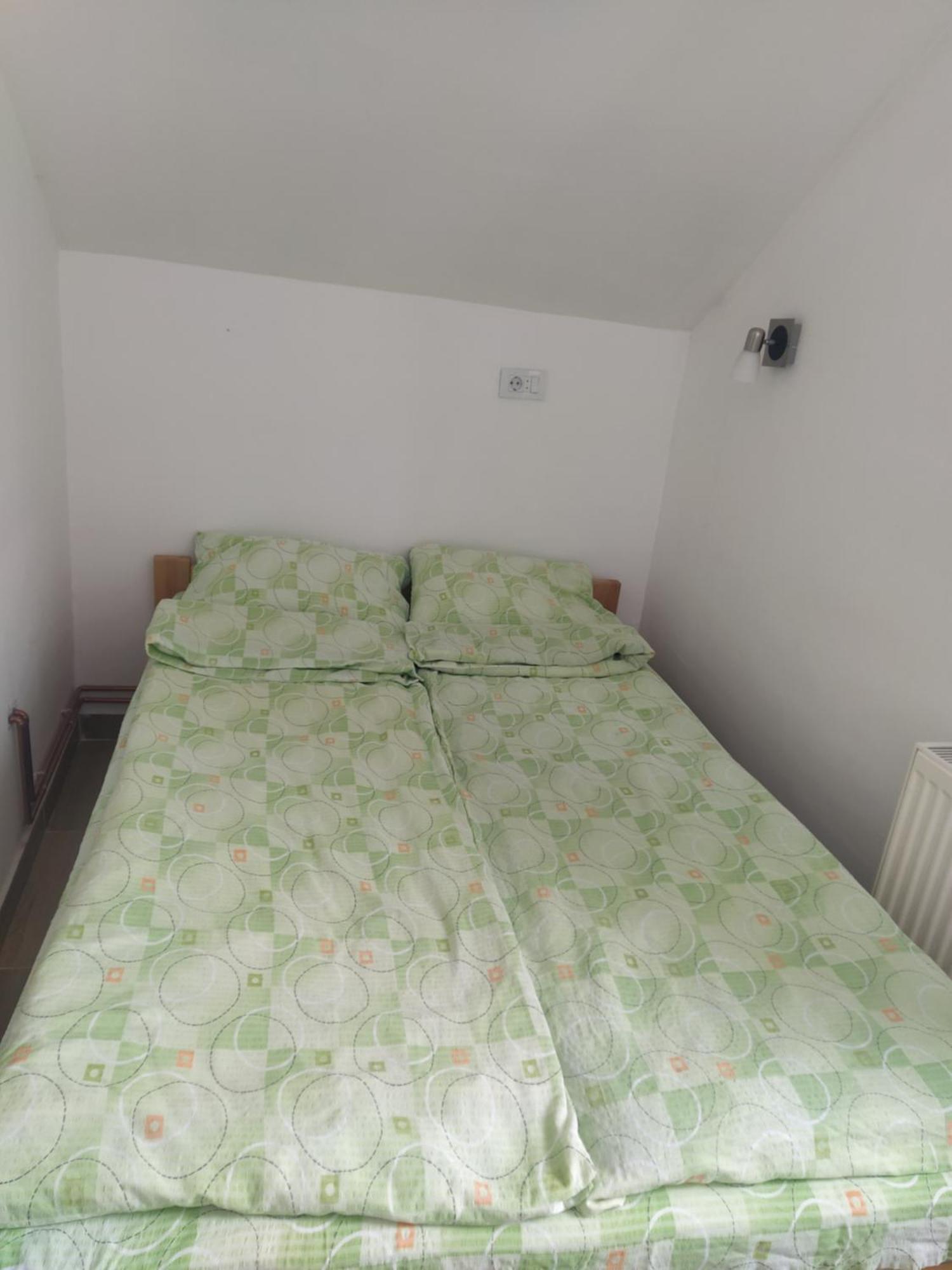 Bed and Breakfast Domacinstvo Kod Gere Crni Vrh Zimmer foto