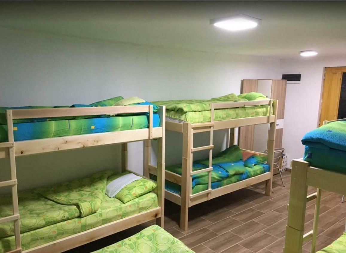 Bed and Breakfast Domacinstvo Kod Gere Crni Vrh Exterior foto